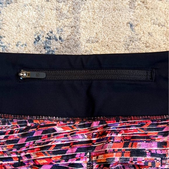 LIKE NEW Lululemon Speed Up Short *2.5” Size 10 In Flash Pleat Orange - Picture 7 of 9